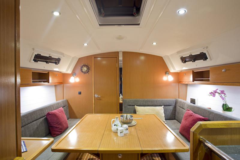 Book yachts online - sailboat - Bavaria 36 Cruiser - Mystic - rent