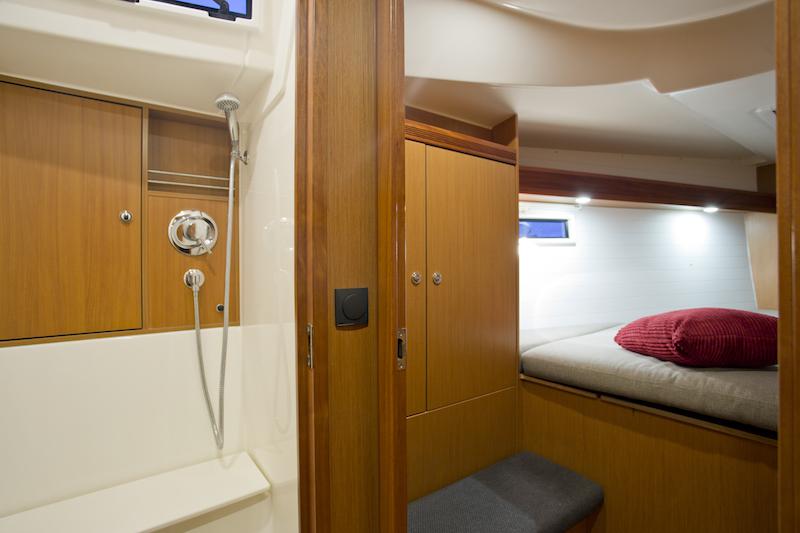 Book yachts online - sailboat - Bavaria 45 - Bonata - rent