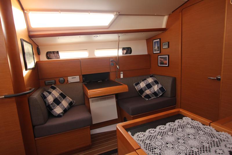Book yachts online - sailboat - Sun Odyssey 409 - Vivace - rent
