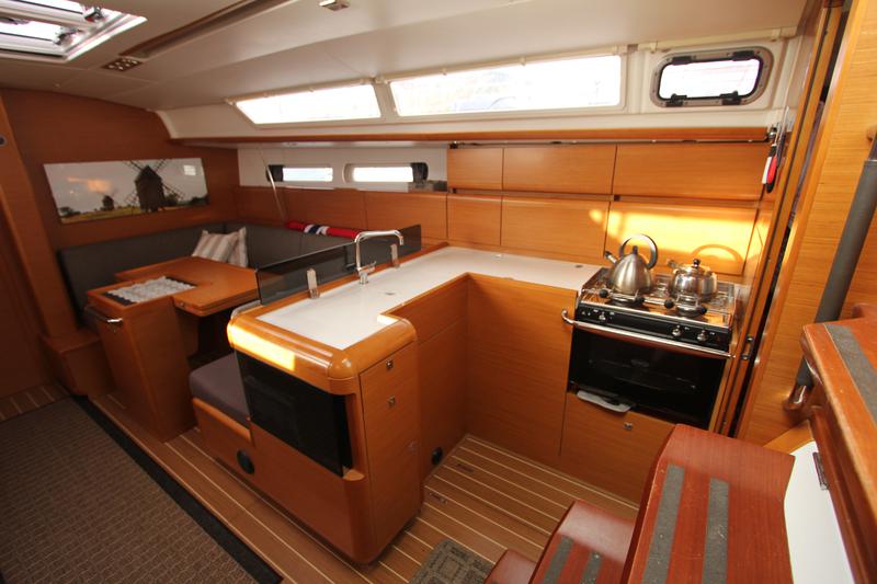 Book yachts online - sailboat - Sun Odyssey 409 - Vivace - rent