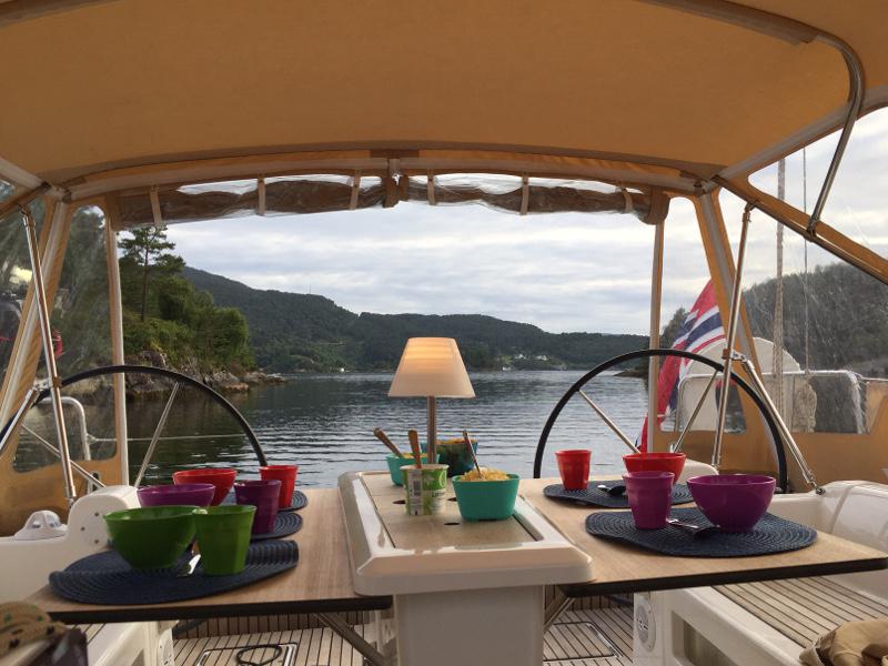 Book yachts online - sailboat - Dufour 410 Grand Large - Sjarm - rent