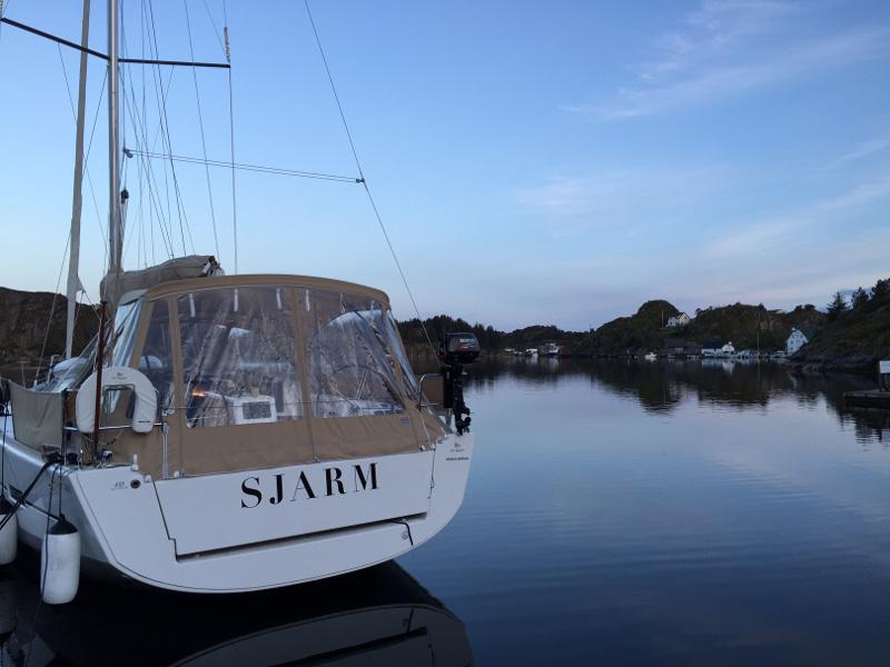 Book yachts online - sailboat - Dufour 410 Grand Large - Sjarm - rent