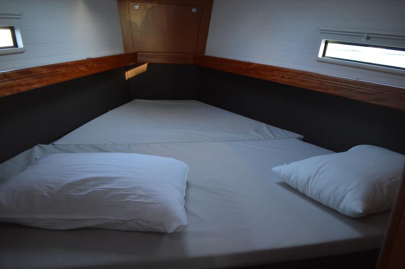 Book yachts online - sailboat - Bavaria Cruiser 41 - Dionysis - rent