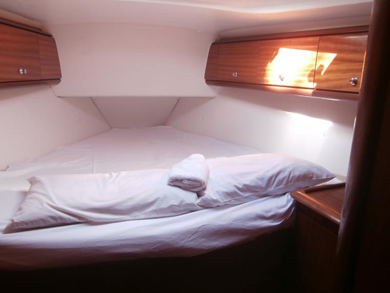 Book yachts online - sailboat - Bavaria 44 - Mystique - rent