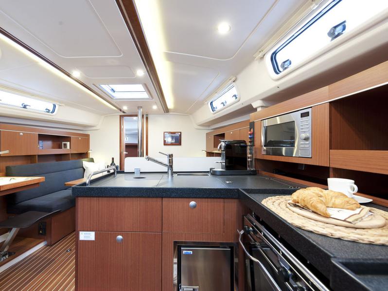 Book yachts online - sailboat - Hanse 385 - H385-2 - rent