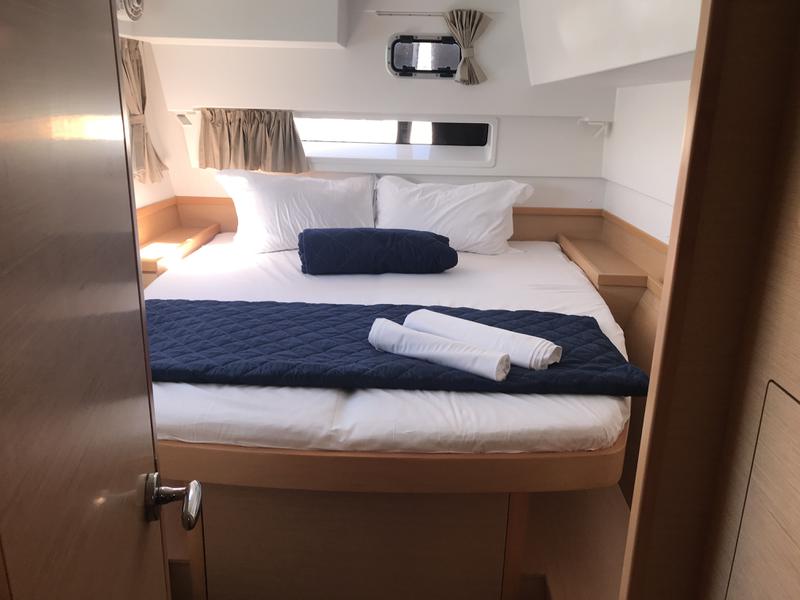 Book yachts online - catamaran - Lagoon 42 - Beta Persei II (A/C, WM, Generator, Inverter) - rent