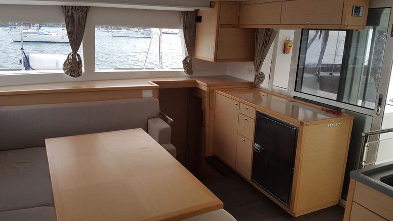 Book yachts online - catamaran - Lagoon 450F - Kaus Australis (A/C, WM, Generator, Inverter) - rent
