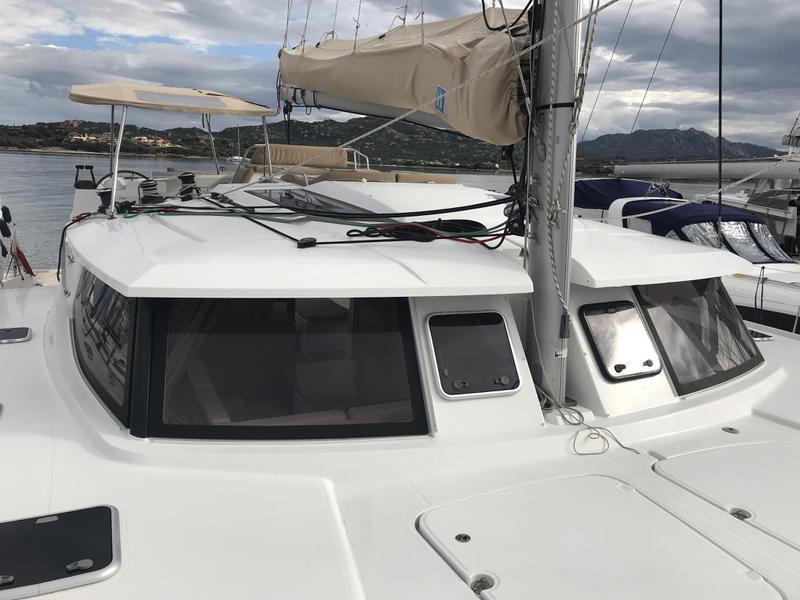 Book yachts online - catamaran - Helia 44 - Pixie Dixie (A/C, Generator) - rent