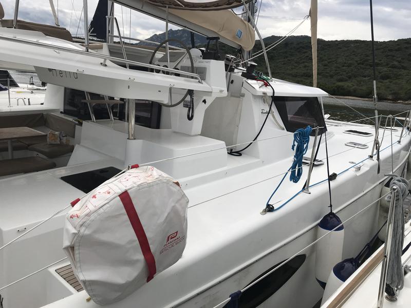 Book yachts online - catamaran - Helia 44 - Pixie Dixie (A/C, Generator) - rent