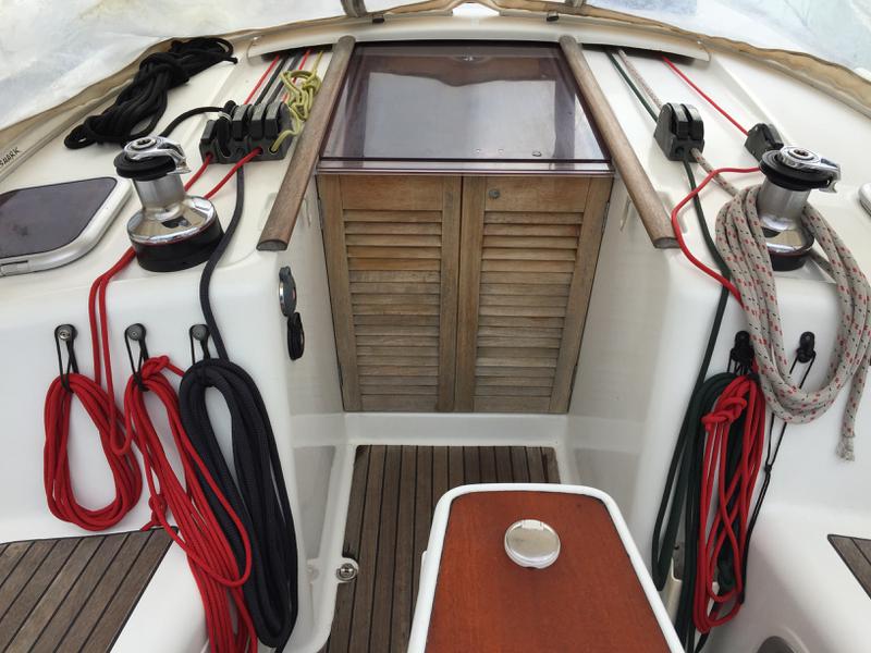 Book yachts online - sailboat - Oceanis 43 - Silly Shark (GND) - rent