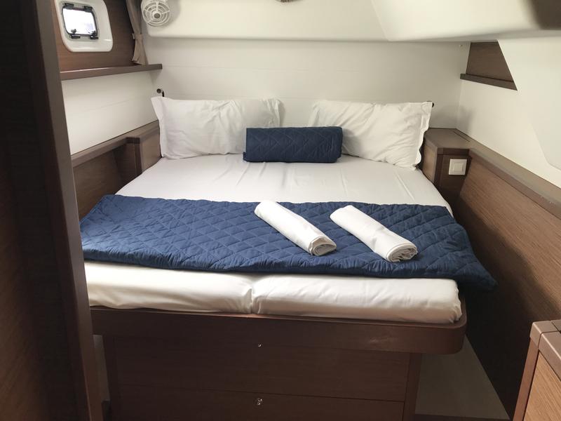 Book yachts online - catamaran - Lagoon 450F - Cor Caroli (SXM) - rent