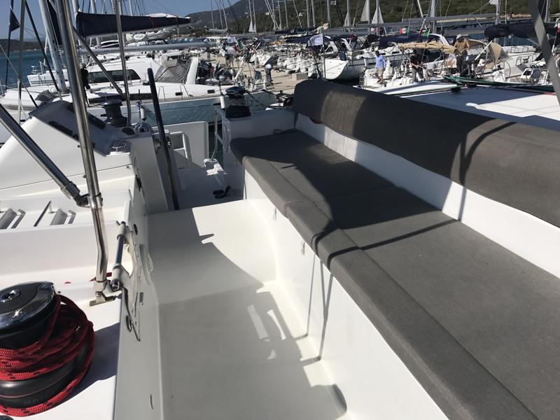 Book yachts online - catamaran - Lagoon 450F - Only Blue (WM, Generator, Inverter, Fans) - rent