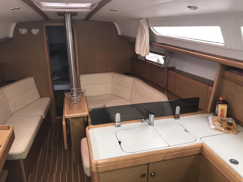 Book yachts online - sailboat - Sun Odyssey 36i - Lyra - rent