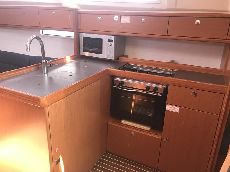 Book yachts online - sailboat - Sun Odyssey 49i - Eudora (GND) - rent