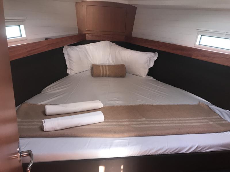 Book yachts online - sailboat - Sun Odyssey 49i - Eudora (GND) - rent