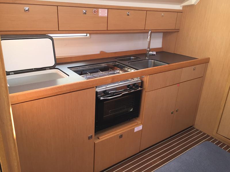 Book yachts online - sailboat - Bavaria Cr 41 - Alioth - rent