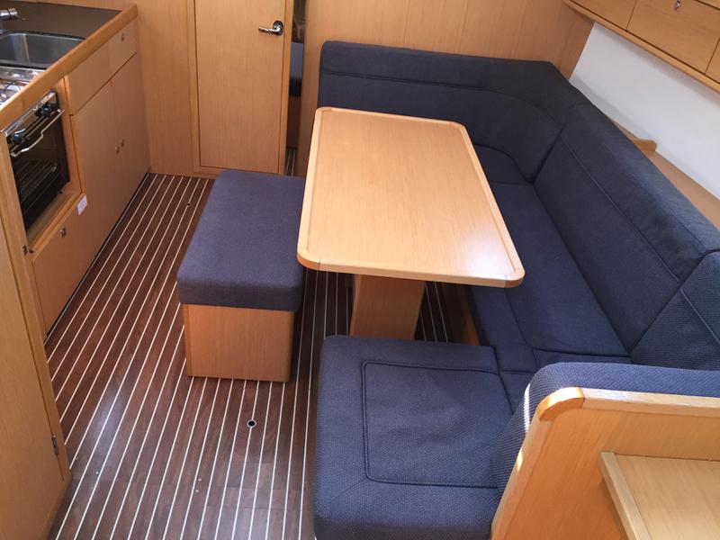 Book yachts online - sailboat - Bavaria Cr 41 - Alioth - rent