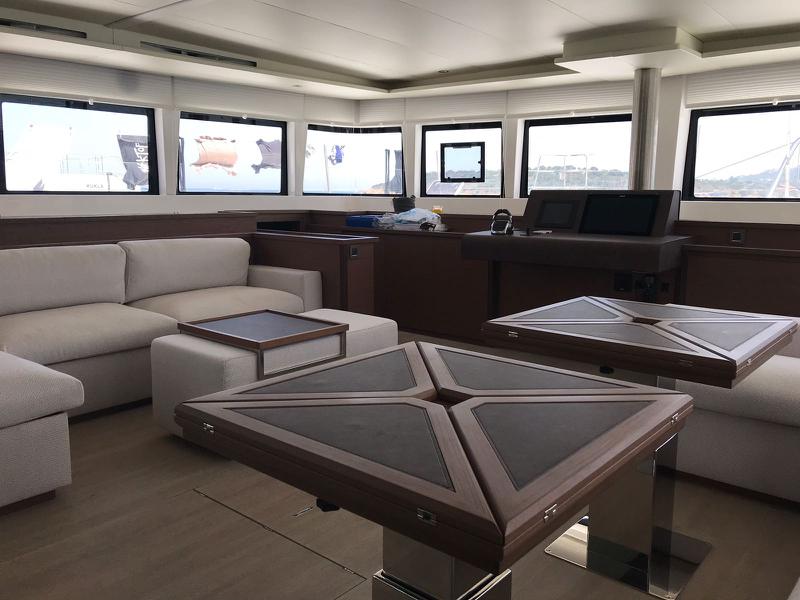 Book yachts online - catamaran - Lagoon 620 - Blue Eclipse - rent