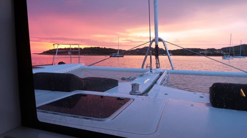 Book yachts online - catamaran - Lagoon 620 - Blue Eclipse - rent