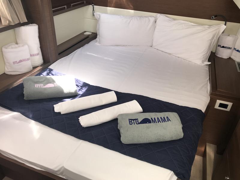 Book yachts online - catamaran - Lagoon 52F (5 cab) - Big Mama (AC, WM, Generator, Inverter, Tender Lift) - rent