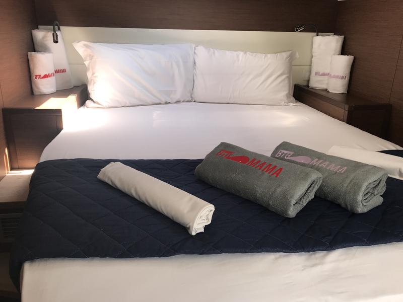 Book yachts online - catamaran - Lagoon 52F (5 cab) - Big Mama (AC, WM, Generator, Inverter, Tender Lift) - rent