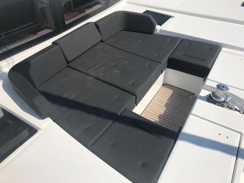 Book yachts online - catamaran - Lagoon 52F (5 cab) - Big Mama (AC, WM, Generator, Inverter, Tender Lift) - rent