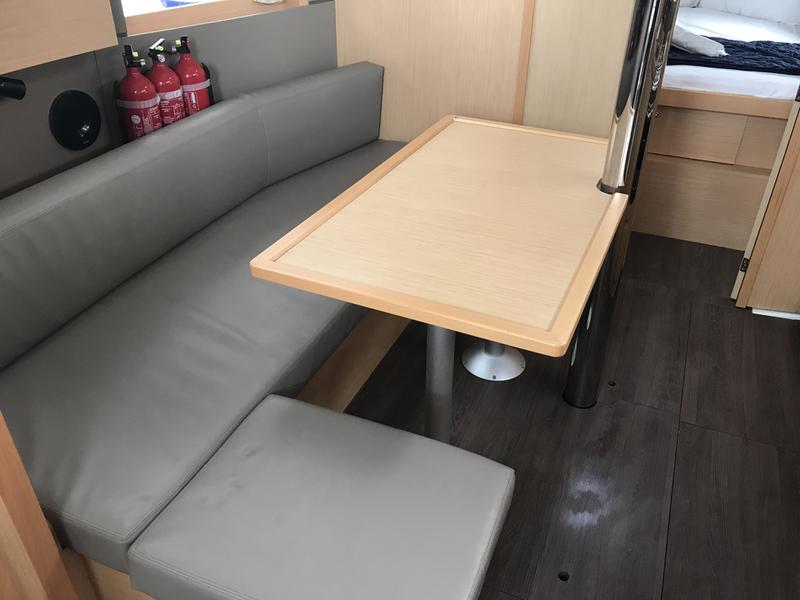 Book yachts online - sailboat - Oceanis 38.1 - Avior - rent