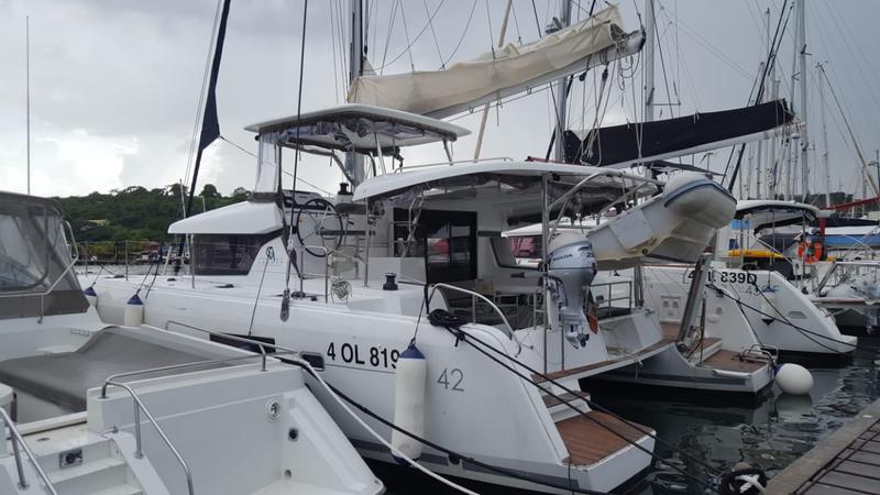 Book yachts online - catamaran - Lagoon 42 - Benetnash II (GND) (A/C, WM, Generator, Inverter) - rent