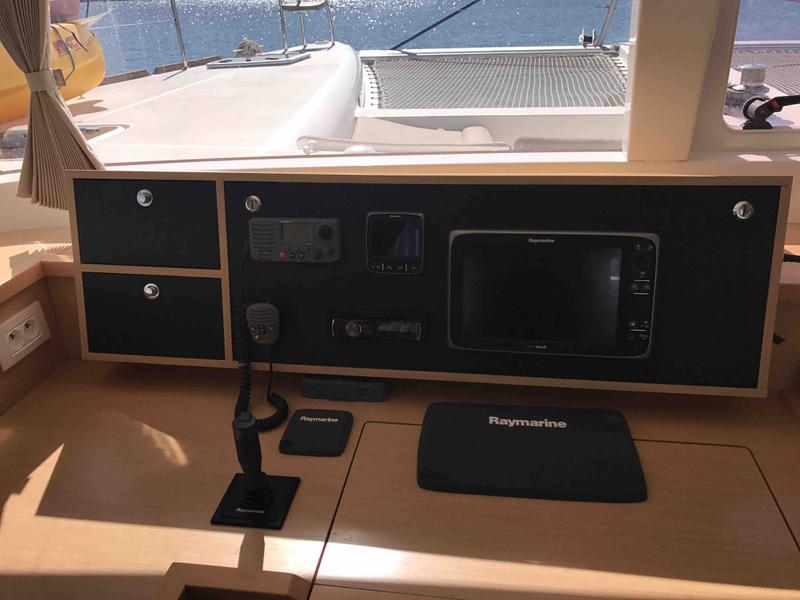 Book yachts online - catamaran - Lagoon 450F - Dugongo (Solar Panels, WM) - rent