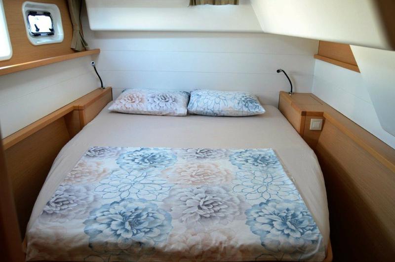 Book yachts online - catamaran - Lagoon 450 Sport - Vamos Dos (PMI) (A/C, Generator, Inverter) - rent