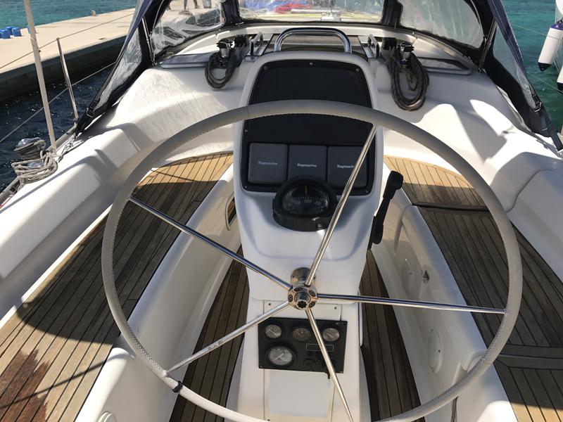 Book yachts online - sailboat - Bavaria 31 Cruiser - Maya - rent