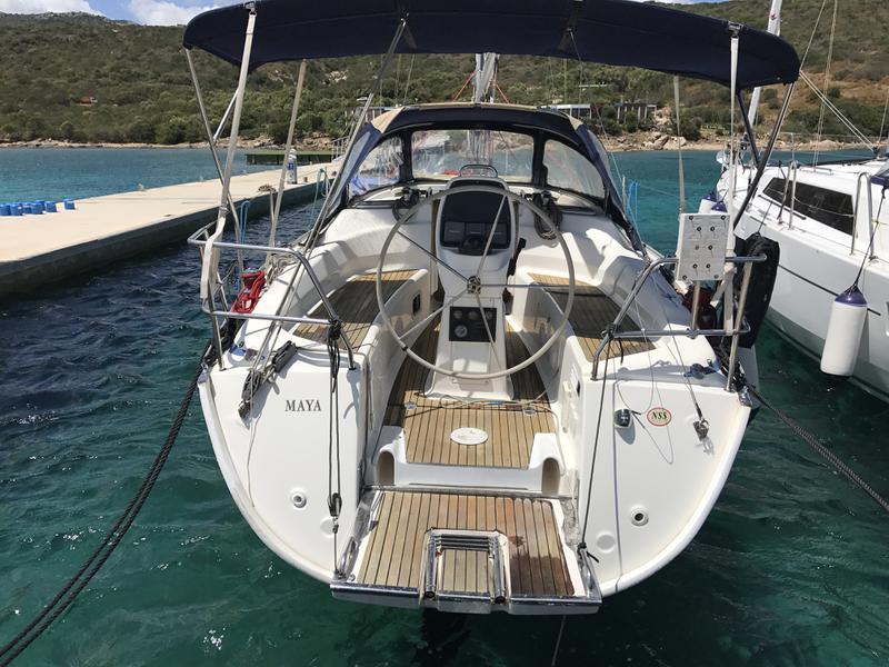 Book yachts online - sailboat - Bavaria 31 Cruiser - Maya - rent