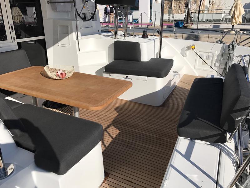 Book yachts online - catamaran - Lagoon 40 - Saudade (Watermaker) - rent