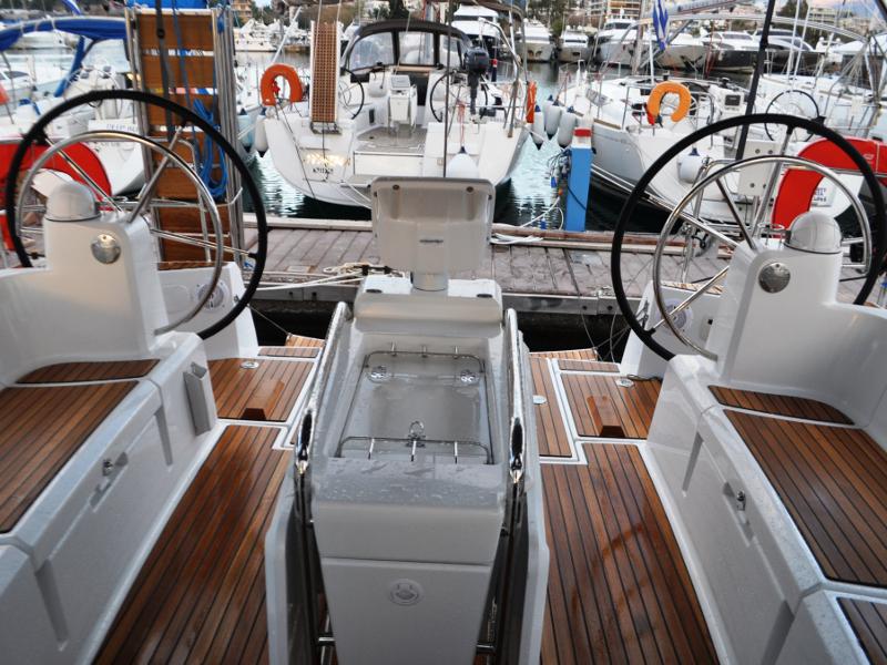 Book yachts online - sailboat - Sun Odyssey 519 - Ekaterina - rent