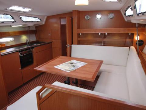 Book yachts online - sailboat - Bavaria 43 C - Rhea - rent