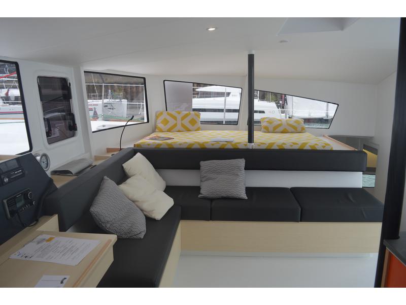Book yachts online - catamaran - EOS 54 - Absolu - rent