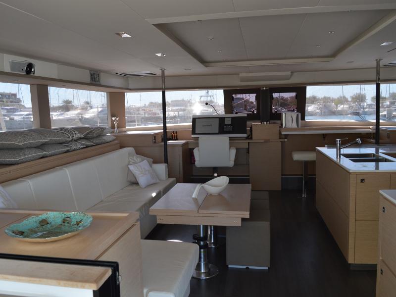 Book yachts online - catamaran - Victoria 67 - Wonderfull - rent