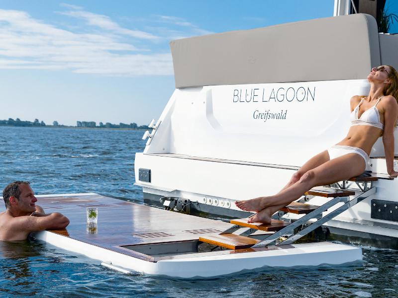 Book yachts online - motorboat - Sealine F 430 - Blue Lagoon II  - rent