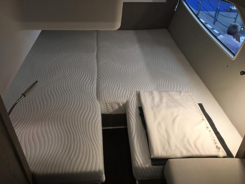 Book yachts online - motorboat - Sealine C330 - Salona I - rent