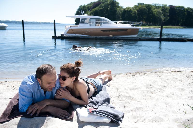 Book yachts online - motorboat - Sealine C330 - Salona I - rent