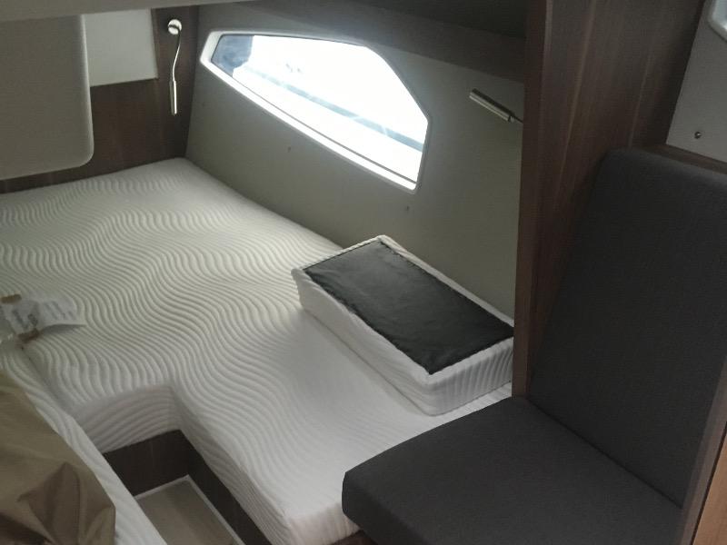 Book yachts online - motorboat - Sealine C330 - Salona I - rent