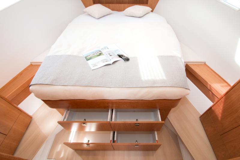 Book yachts online - motorboat - Sealine C330 - Salona I - rent