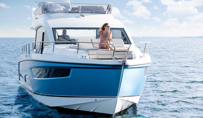 Book yachts online - motorboat - Sealine F430 - BLUE LAGOON - rent