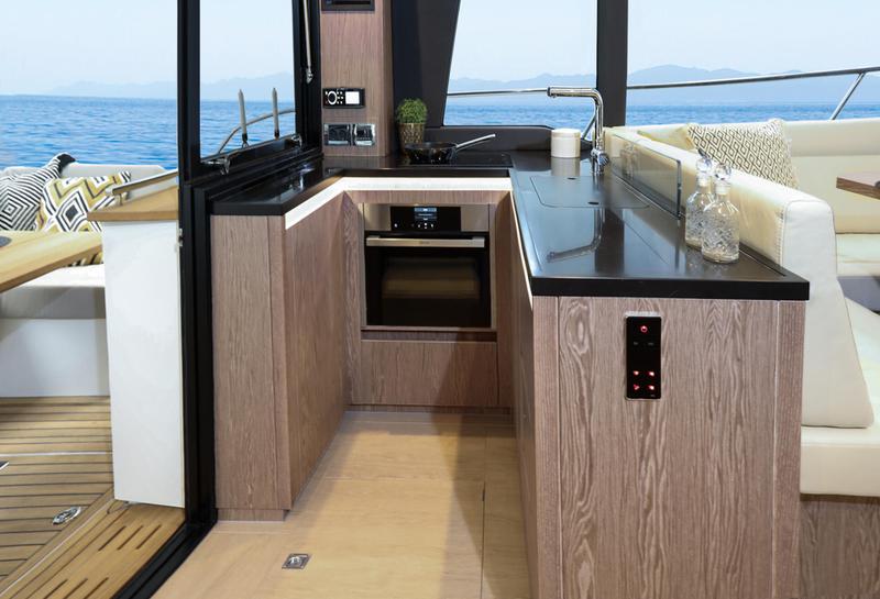 Book yachts online - motorboat - Sealine F430 - BLUE LAGOON - rent