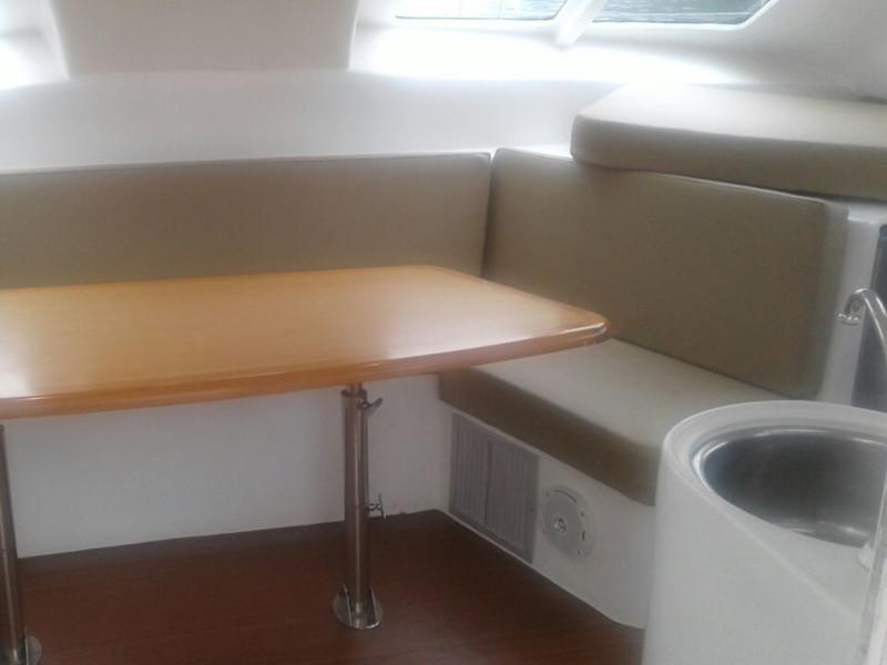 Book yachts online - catamaran - Catflash 35 - Dakota - rent