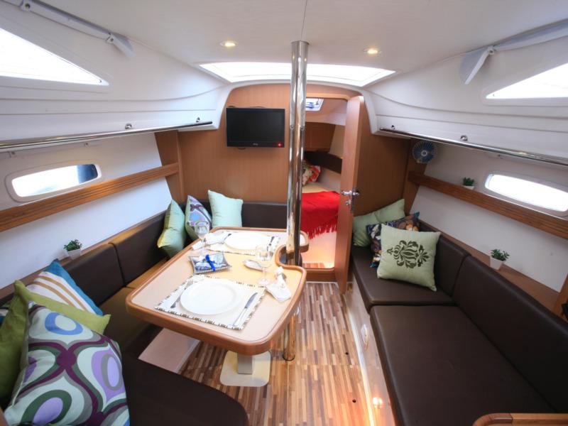 Book yachts online - sailboat - Wind 34 - Ilha das Palmas - rent