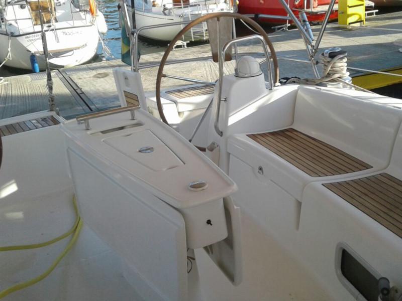 Book yachts online - sailboat - Beneteau 49 - Fix You - rent