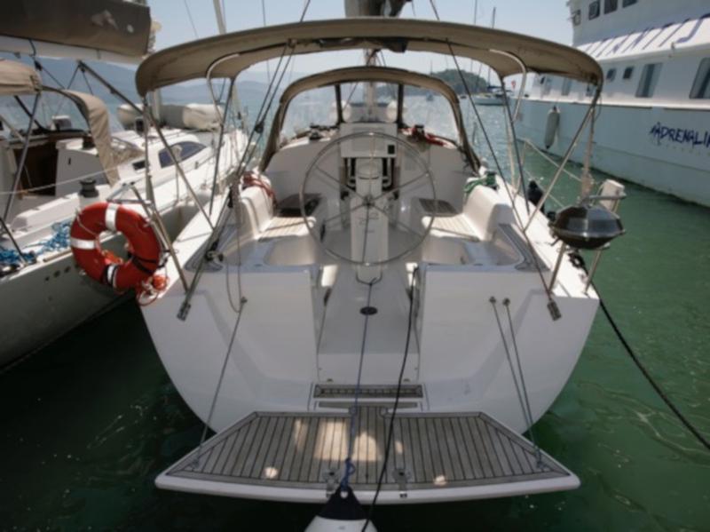 Book yachts online - sailboat - Wind 34 - Ilha das Infinity - rent