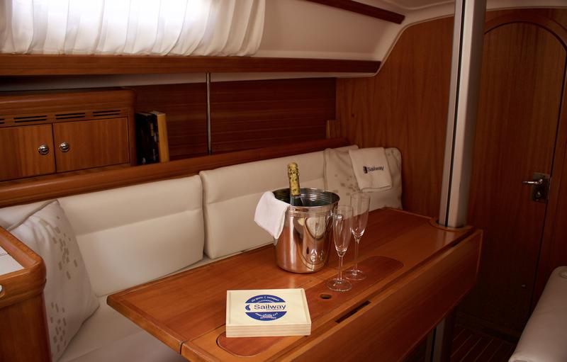 Book yachts online - sailboat - Elan 31 Performance - Sailway Tres - rent