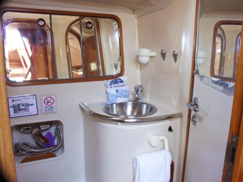 Book yachts online - sailboat - Beneteau Oceanis 500 - Lua - rent